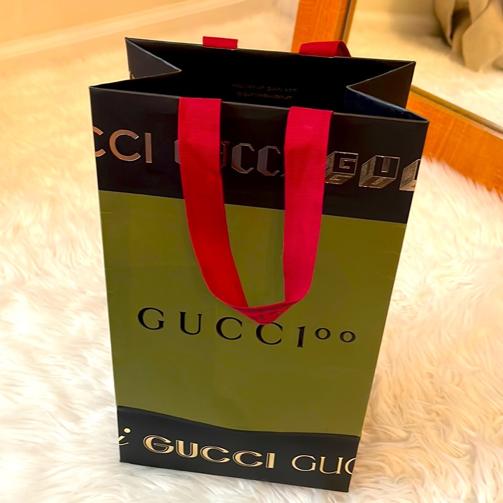 Gucci shopping bag